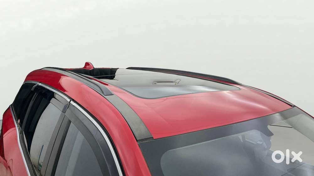 Mahindra Xuv700 2.2 Ax 5 Diesel At Str, 2022, Diesel