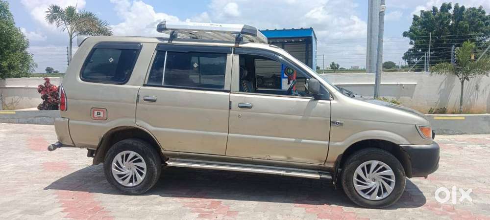 Chevrolet Tavera Neo 2012