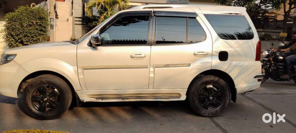 Tata Safari Storme, 2014, Diesel