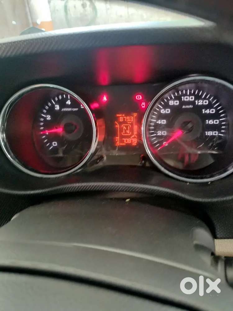 Mahindra Tuv 300 2016 Diesel 70879 Km Driven