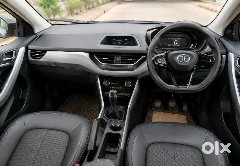 Tata Nexon Sunroof  Dayton Grey  Excellent Condition  Petrol Manual