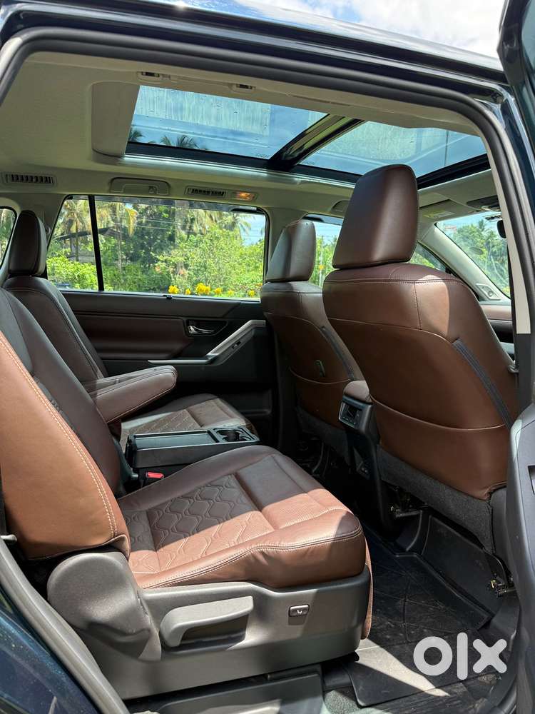 Toyota Innova Hycross 2.0 Zx (o) Hybrid 7 Str, 2024, Petrol