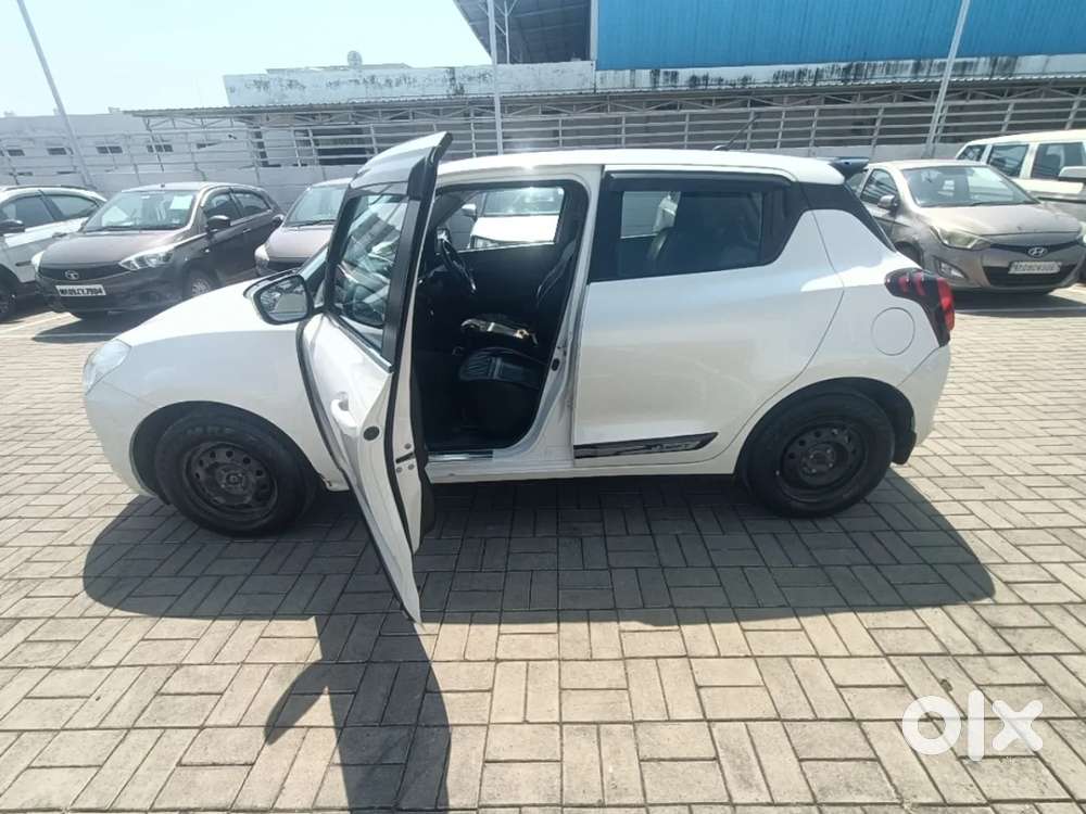 Maruti Suzuki Swift Vxi, 2022, Petrol