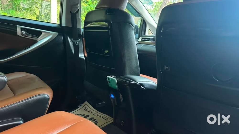 Toyota Innova Crysta 2.7 Zx At, 2022, Petrol