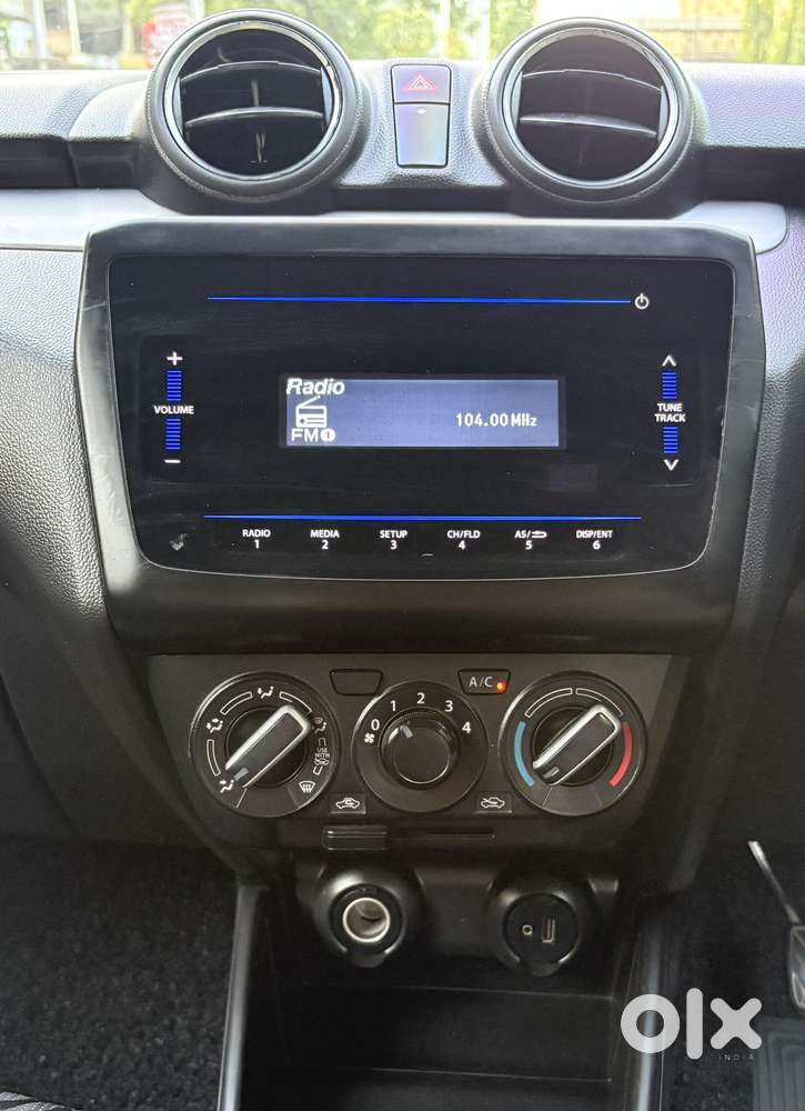 Maruti Suzuki Swift Vxi + Manual, 2022, Petrol