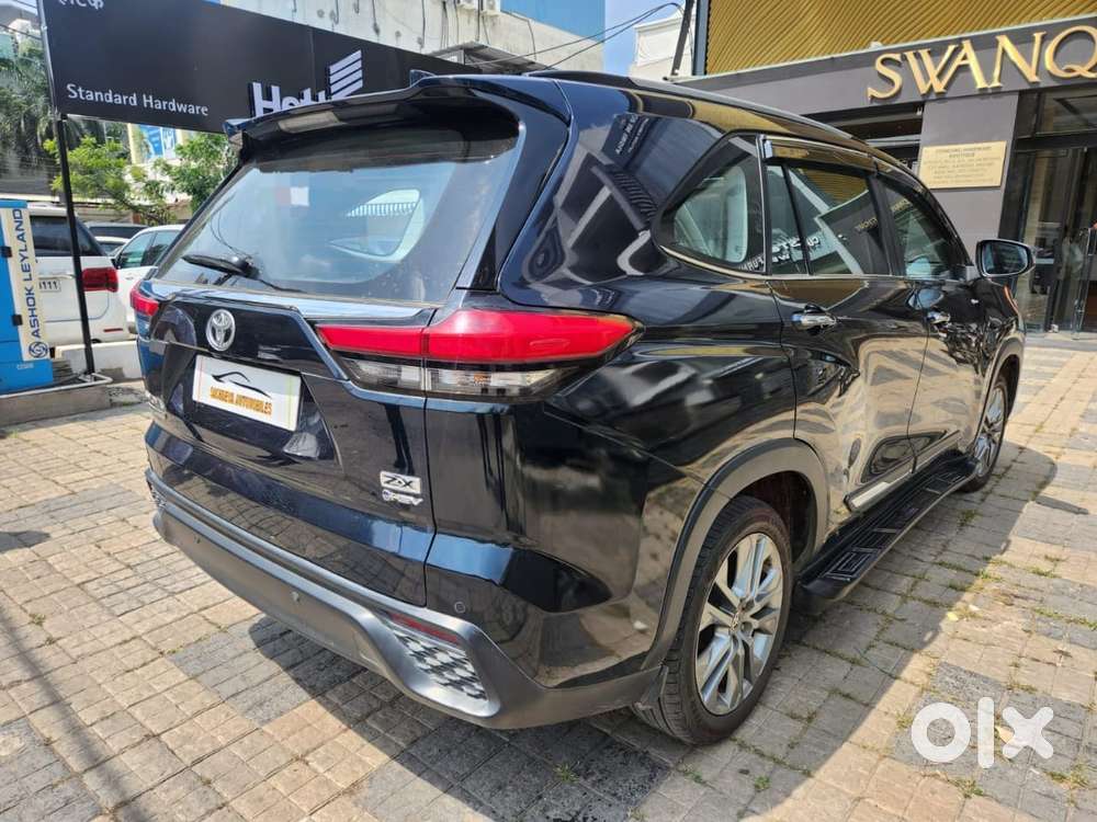 Toyota Innova Hycross 2.0 Zx Hybrid 7 Str, 2025, Diesel