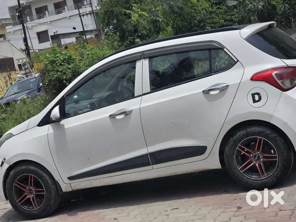 Hyundai Grand I10 Sportz 2016 Diesel Car