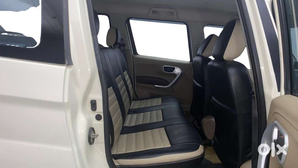 Mahindra Tuv 300 T8 Amt, 2016, Diesel