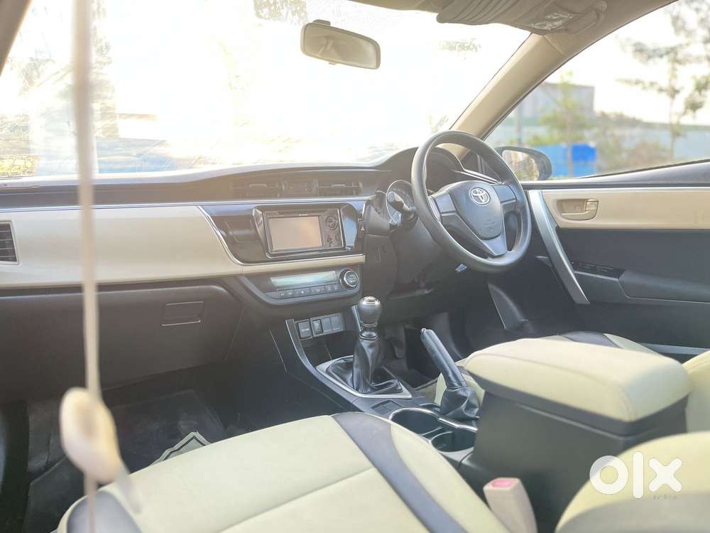 Toyota Corolla Altis 2013-2017 D-4d Js, 2015, Diesel