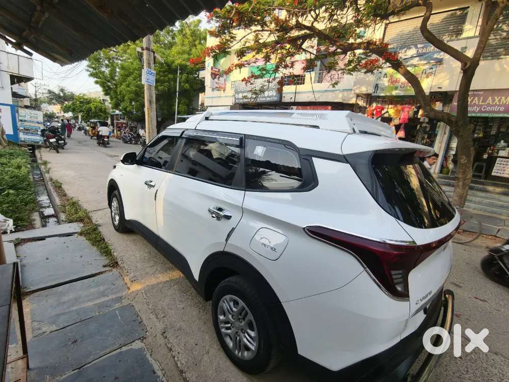 Kia Carens Premium Petrol 2023