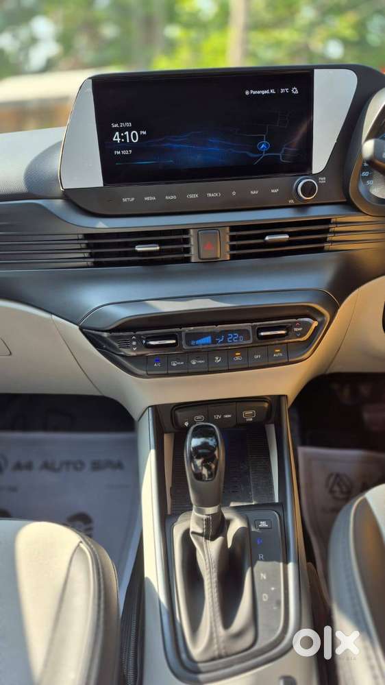 Hyundai I20 Asta Cvt Automatic  21k Km Driven  Top Model