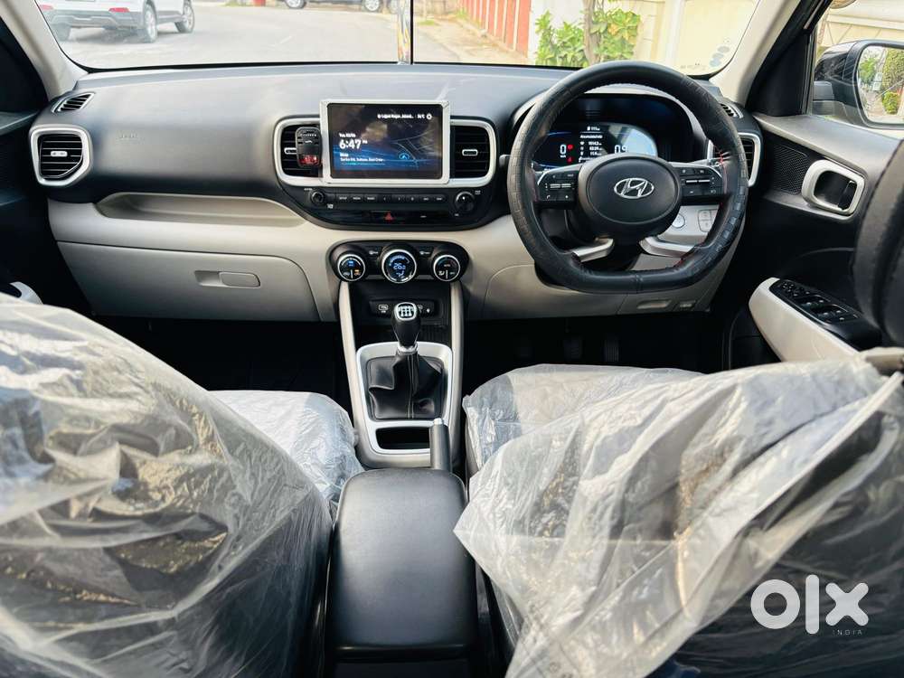 Hyundai Venue Sx Mt, 2023, Petrol
