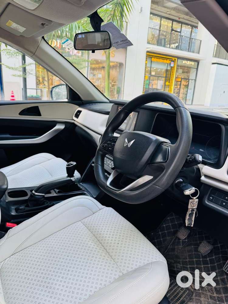 Mahindra Xuv700 2.2 Mx Diesel Mt 5 Str, 2023, Diesel