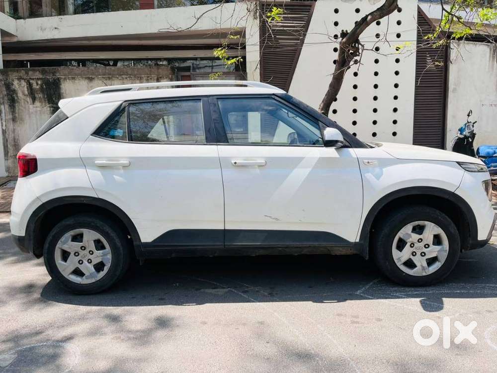 Hyundai Venue S Turbo, 2021, Petrol