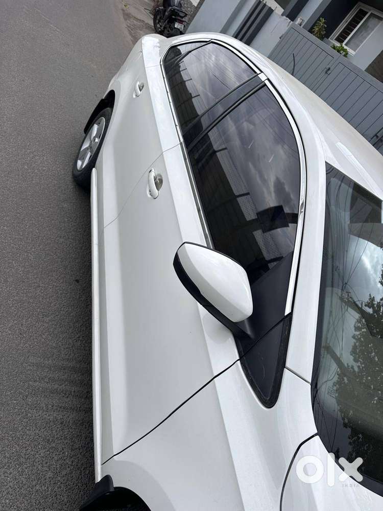 Skoda Rapid Petrol 2016