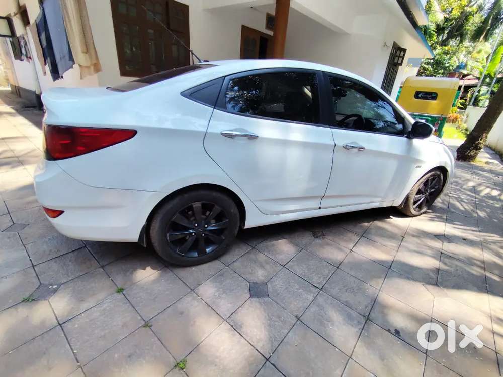 Hyundai Verna Crdi 2011
