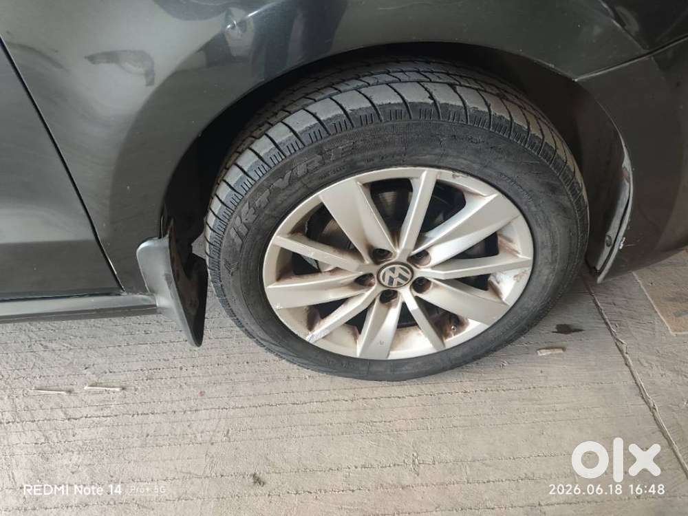 Volkswagen Polo Petrol Highline 1.2l, 2015