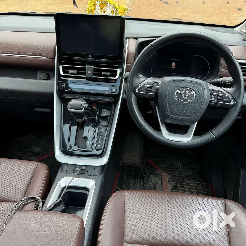 Toyota Innova Hycross 2.0 Zx (o) Hybrid 7 Str, 2024, Petrol