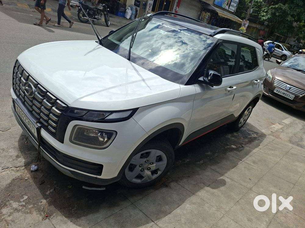 Hyundai Venue 1.2 S Plus, 2022, Petrol