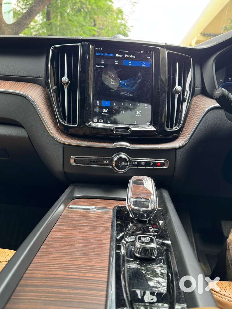 Volvo Xc60 Inscription, 2023, Cng & Hybrids