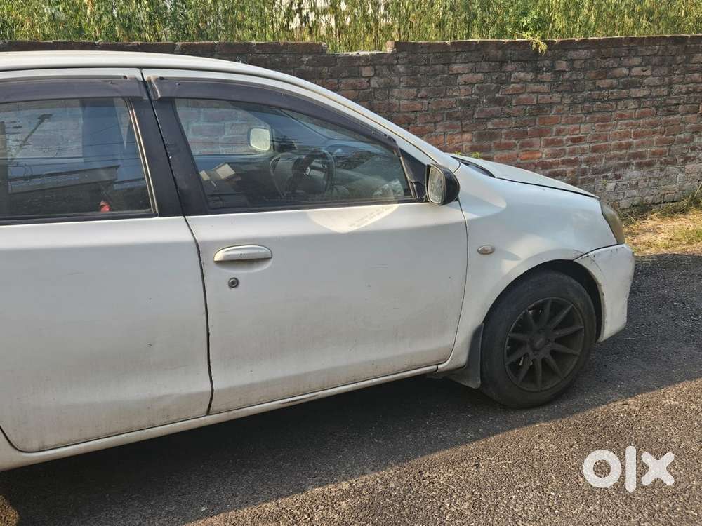 Toyota Etios Liva 2011