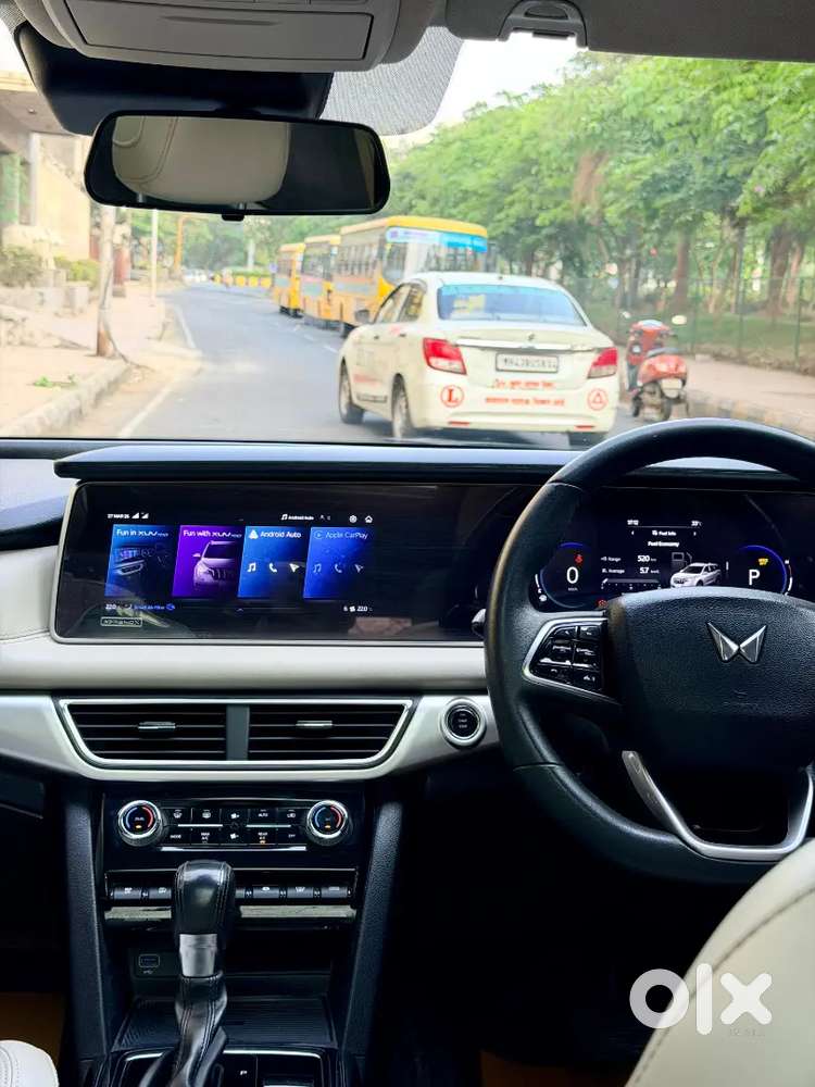 Mahindra Xuv700 2022 Diesel Well Maintained