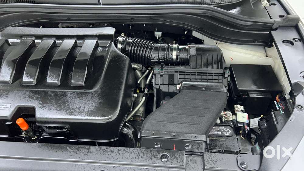 Mahindra Xuv700 2.0 Ax 7 Petrol At Str, 2024, Petrol