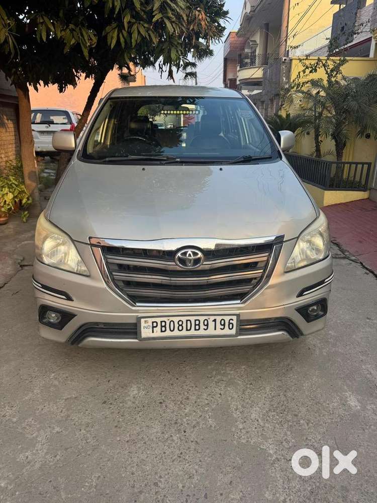 Toyota Innova 2015 Diesel Well Maintained