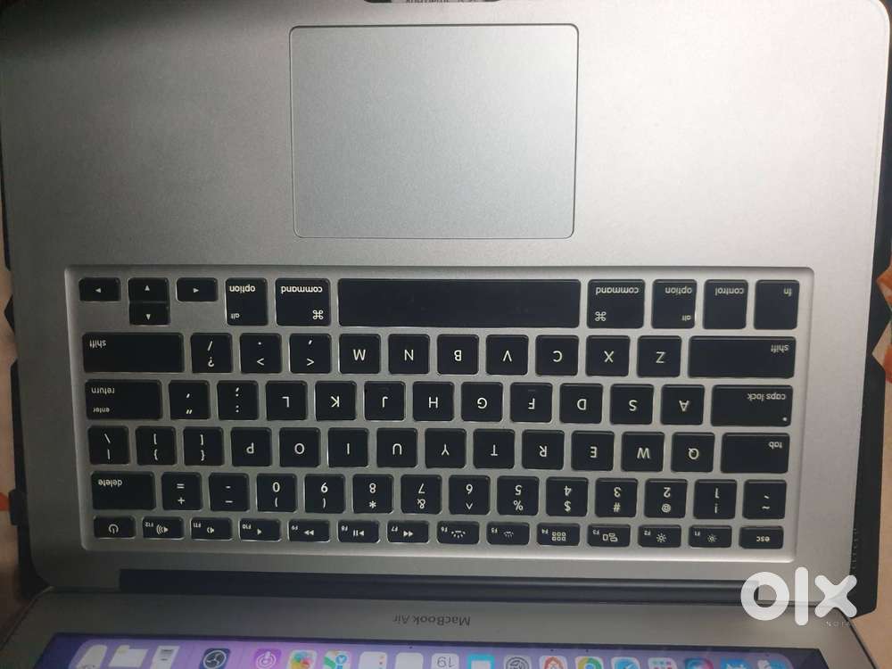 MacBook air 2017 , all ok ,new condition , no scrach,  all ok ,bill bo