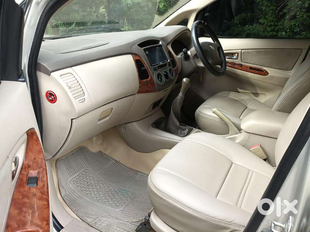 Toyota Innova 2004-2011 2.5 V Diesel 8-seater, 2008, Diesel
