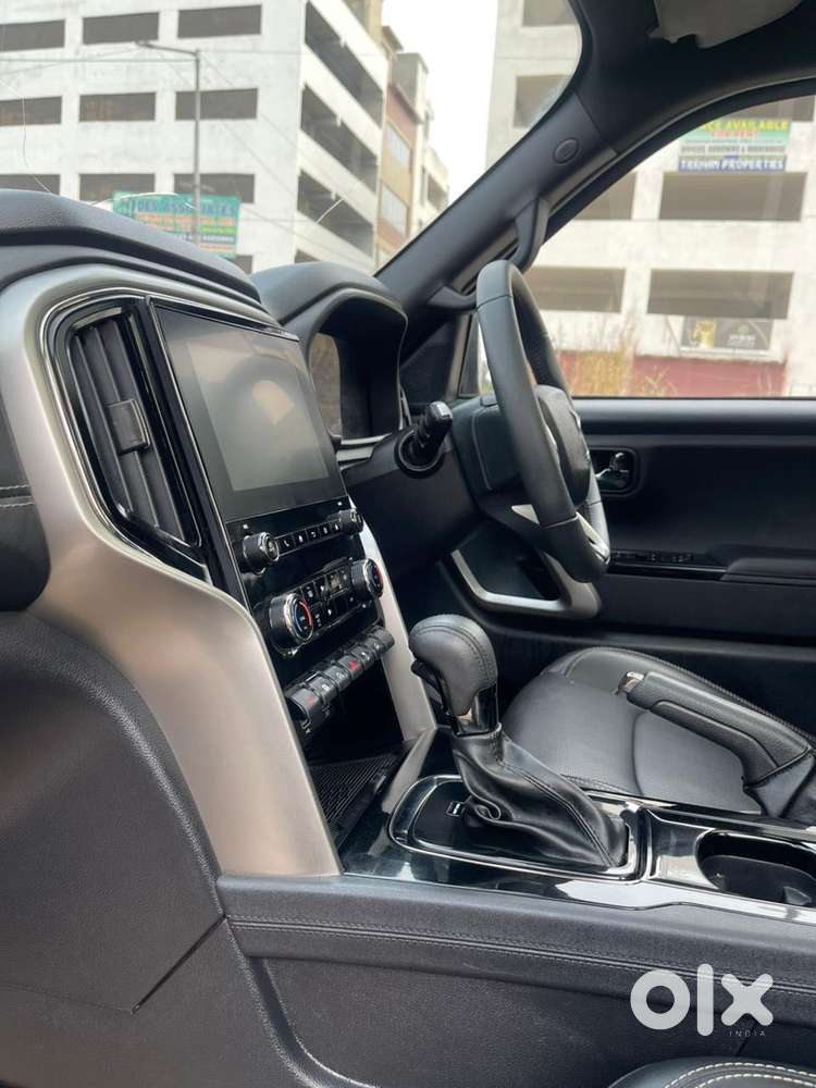 Mahindra Scorpio-n 2.0 Z8 L Petrol At 6 Str, 2025, Petrol