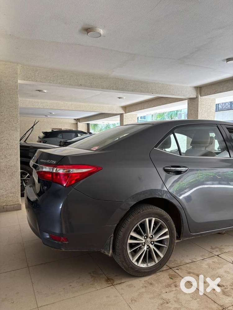 Toyota Corola Altis Manual Petrol Car 2015 Well Maintained Single Hand