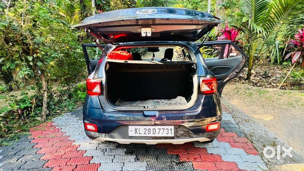 Hyundai Venue 2019 Petrol 45000 Km Driven