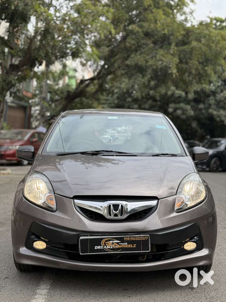 Honda Brio V Automatic, 2014, Petrol