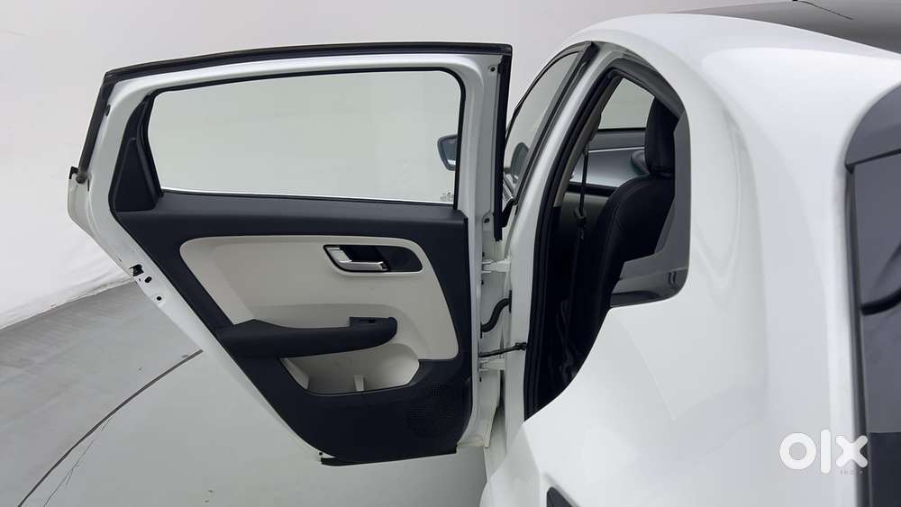 Tata Altroz 1.2 Xza Plus, 2022, Petrol