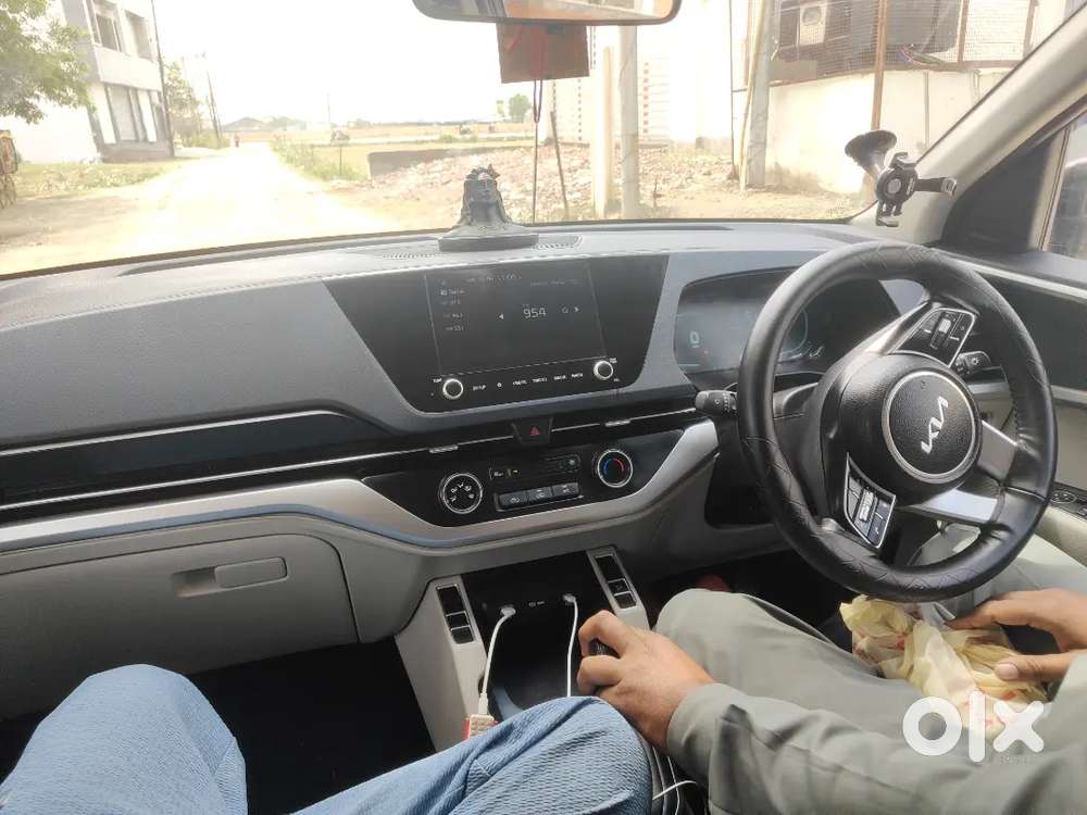 Kia Carens 2024 Cng & Hybrids 30000 Km Driven