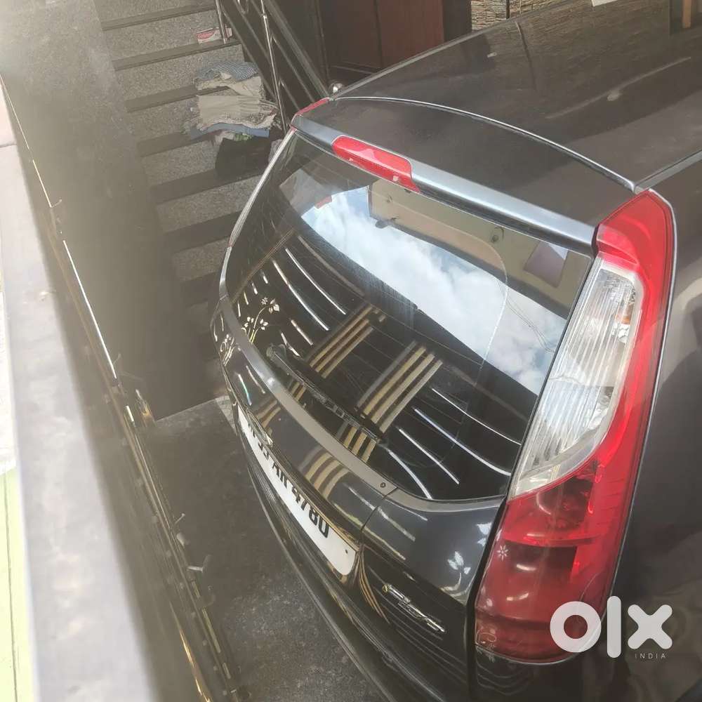 Ford Figo 2010 Petrol +cng Well Maintained With Fully Loaded