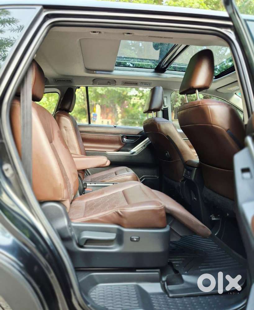 Toyota Innova Hycross 2.0 Zx Hybrid 7 Str, 2023, Petrol