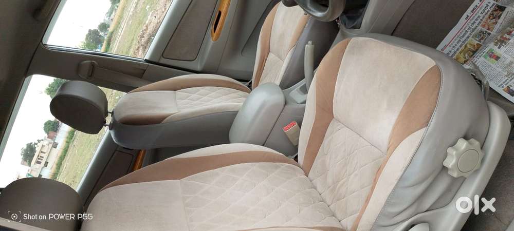 Toyota Innova 2004-2011 2.5 V Diesel 7-seater, 2011