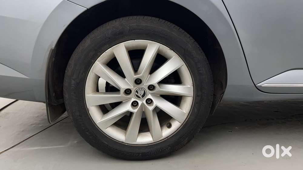 Skoda Superb Lk 1.8 Tsi At, 2018, Petrol