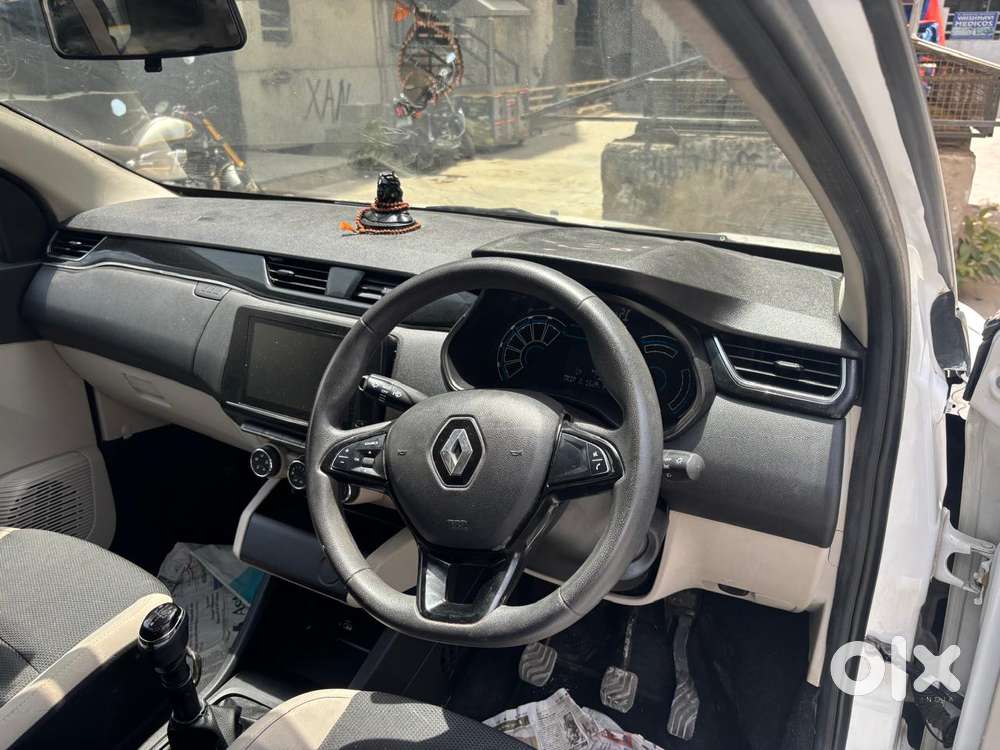 Renault Triber Rxt, 2022, Petrol