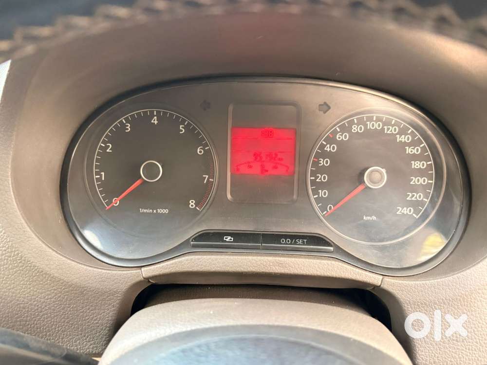 Volkswagen Vento 2010-2013 Petrol Highline, 2012, Petrol