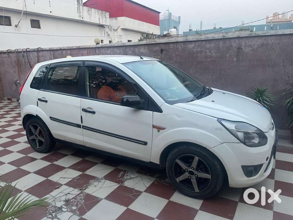Ford Figo Zxi Duratec 2012 Petrol