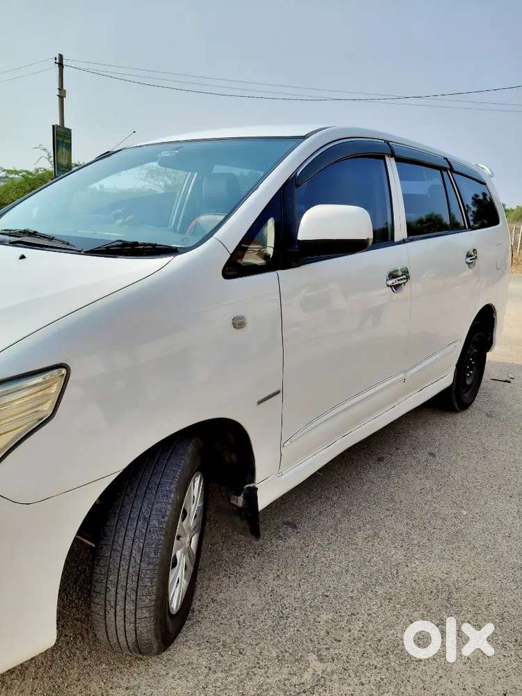 Toyota Innova Car