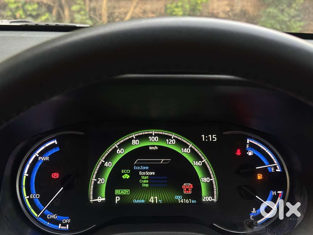 Toyota Innova Hycross 2.0 Zx Hybrid 7 Str, 2025, Petrol