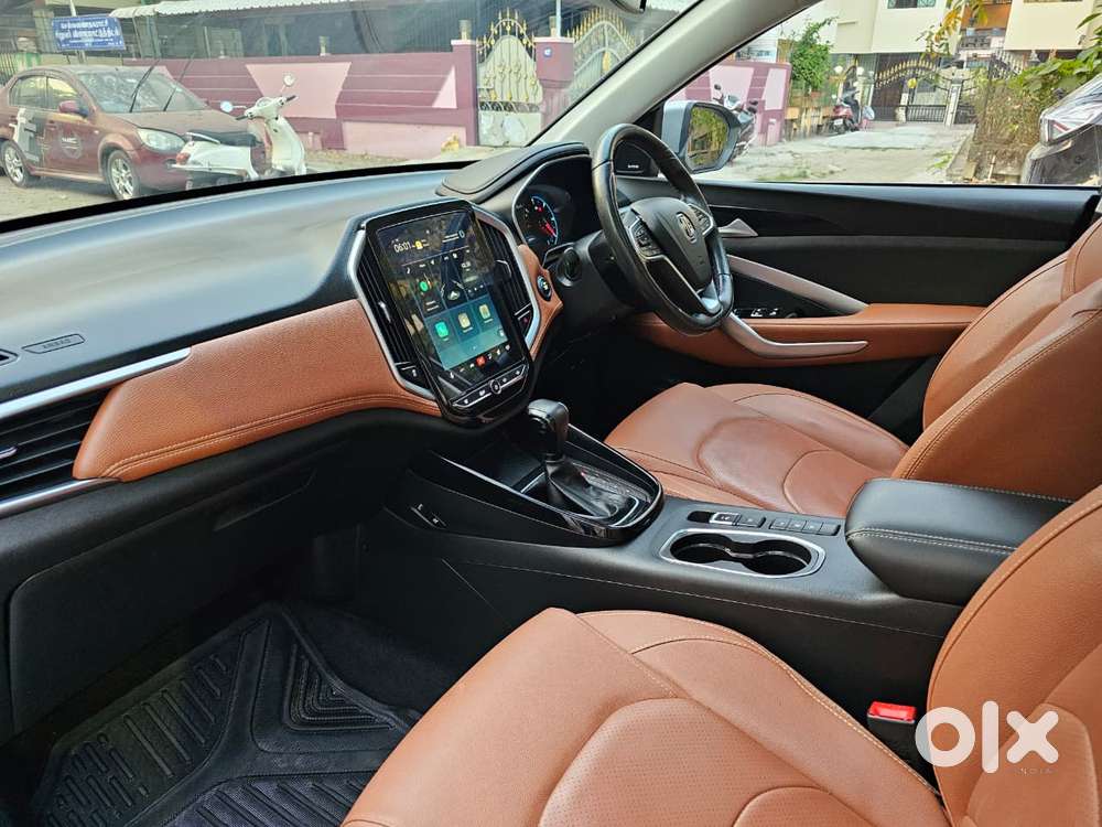 Mg Hector Plus Sharp Pro 1.5 Turbo Petrol Cvt 6 Str Dual Tone, 2022,..