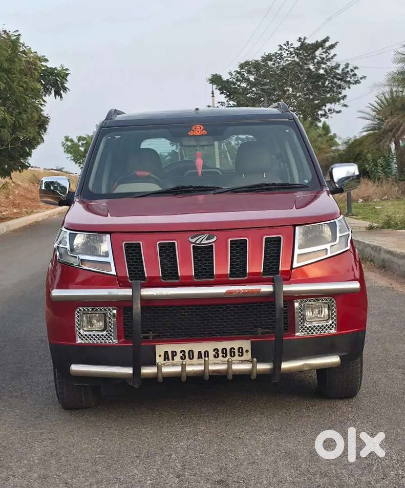 Mahindra Tuv 300 2018 Dual Tone