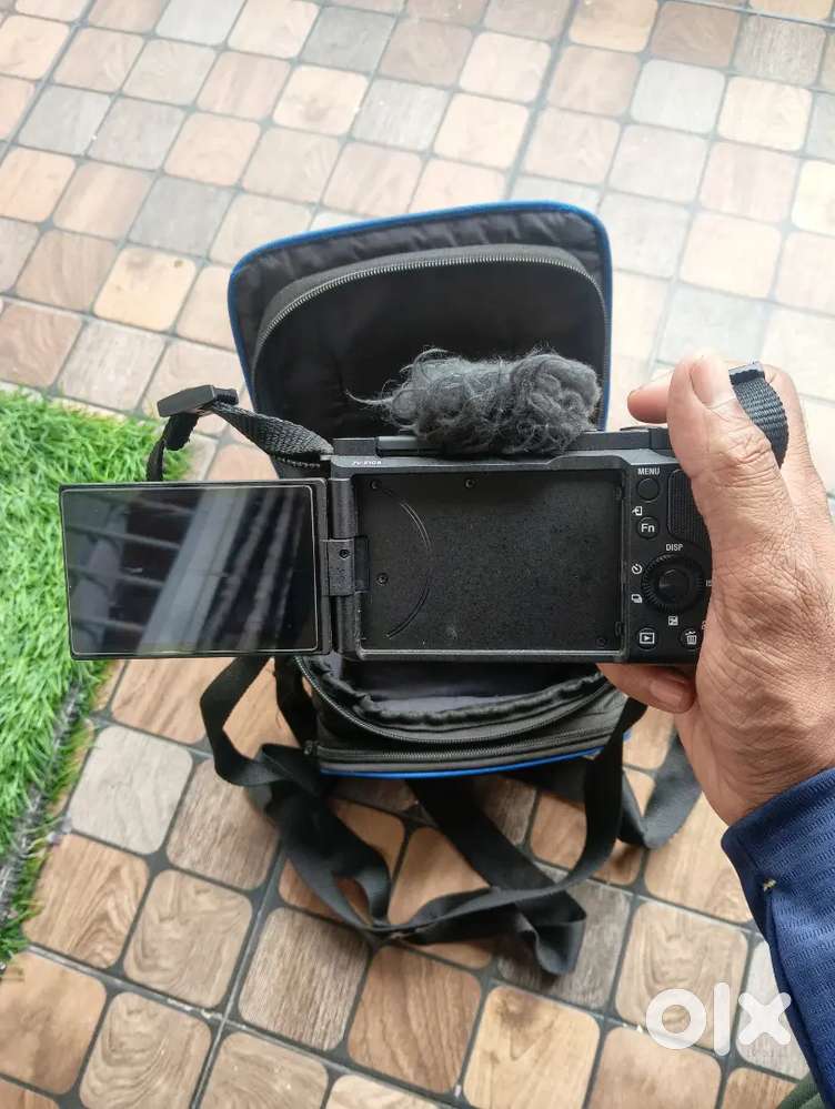 Sony ZV-E10  with 16-50mm