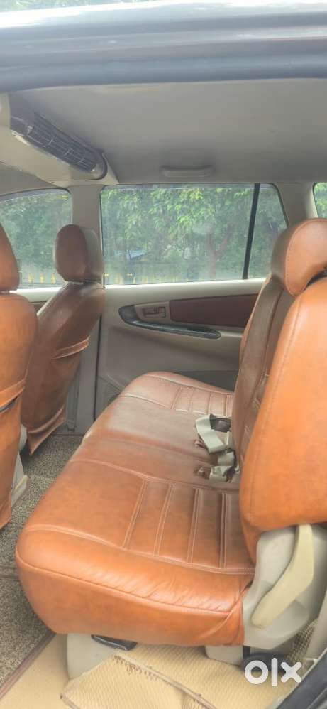 Toyota Innova 2.5 G (diesel) 8 Seater Bs Iv, 2011, Diesel