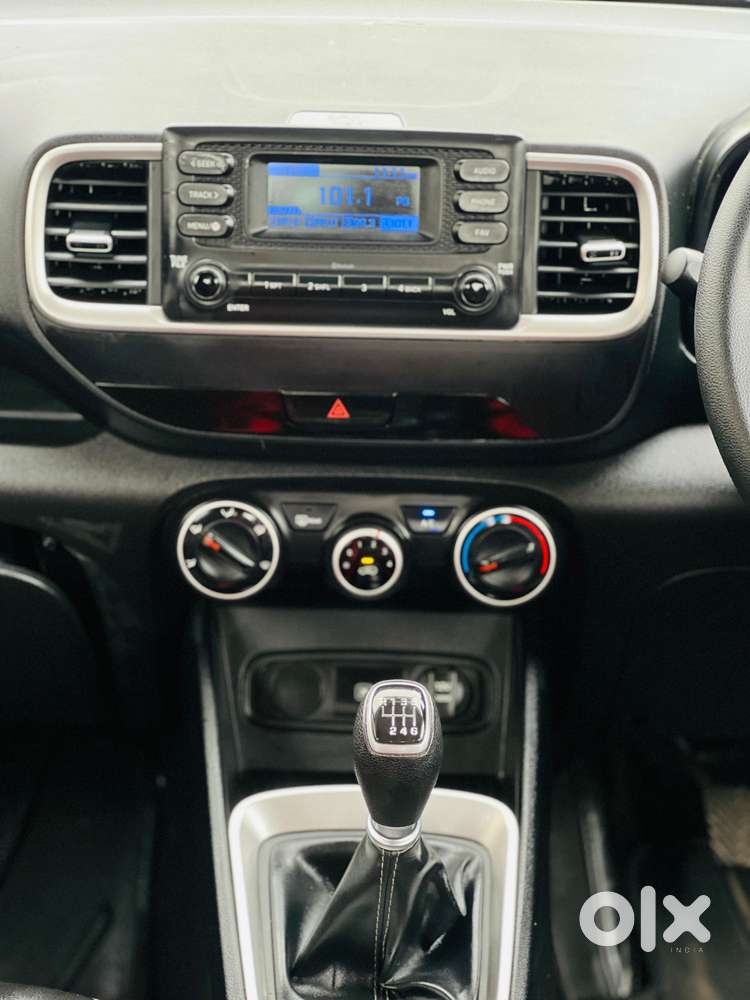 Hyundai Venue 1.0 S (o) Turbo Dct, 2019, Petrol